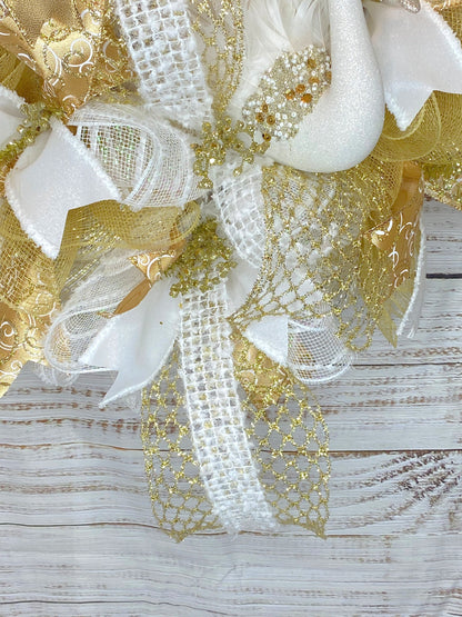 Christmas Swan Wreath