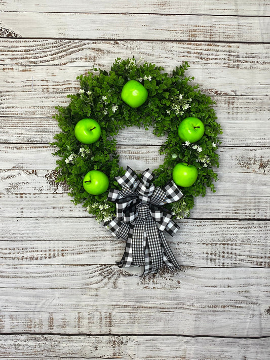 Wreath for door, Boxwood wreath, Buffalo check, Summer Wreath, Apple wreath for door, Apple wreath, Apple decor, Kitchen decor, Door decor