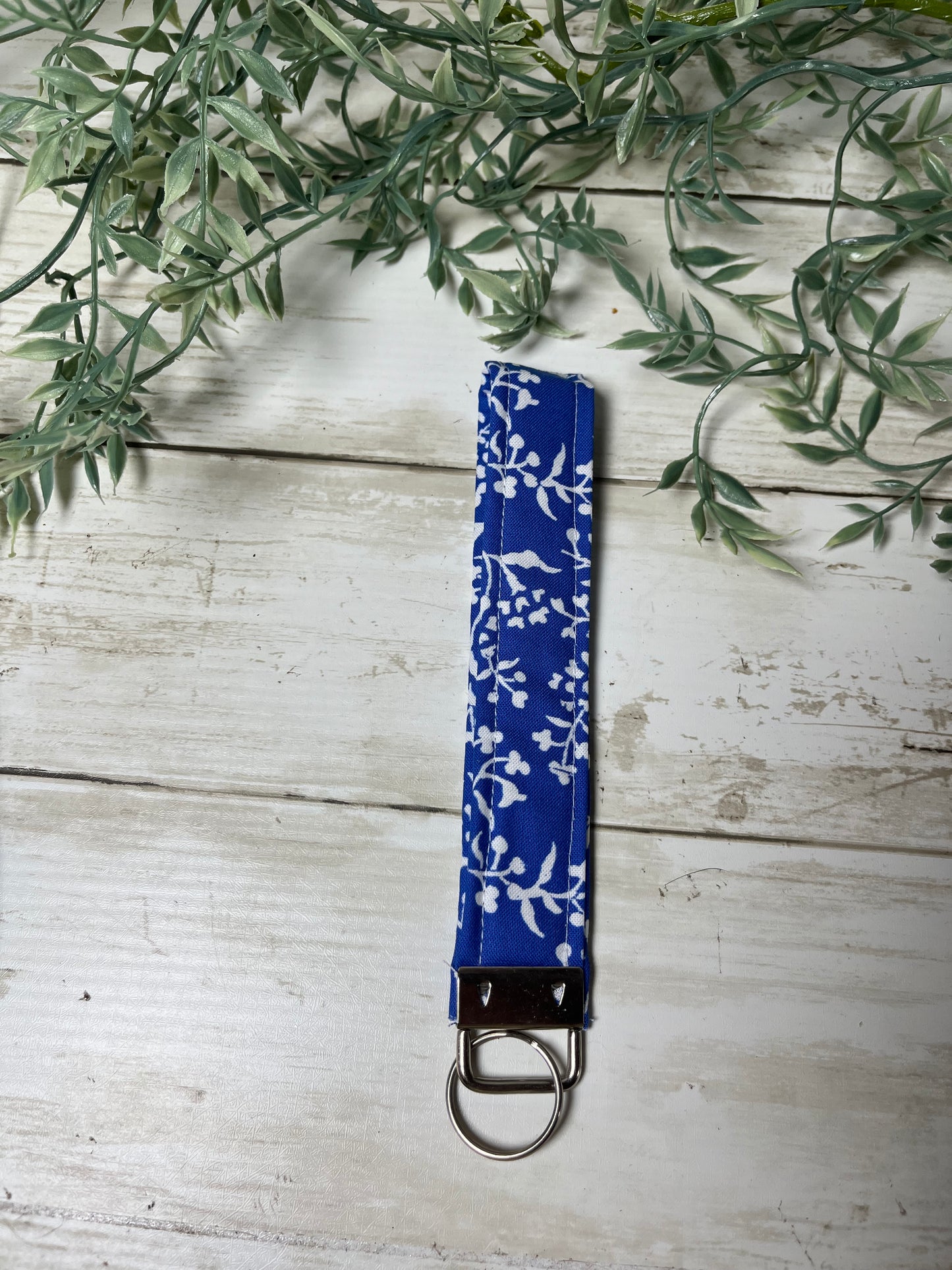 Blue and White Floral Key Fob Wristlet – Handmade Fabric Keychain, 1 Inch x 7 Inch Cotton Wristlet, Blue Pattern Key Holder for Her, Gift Idea