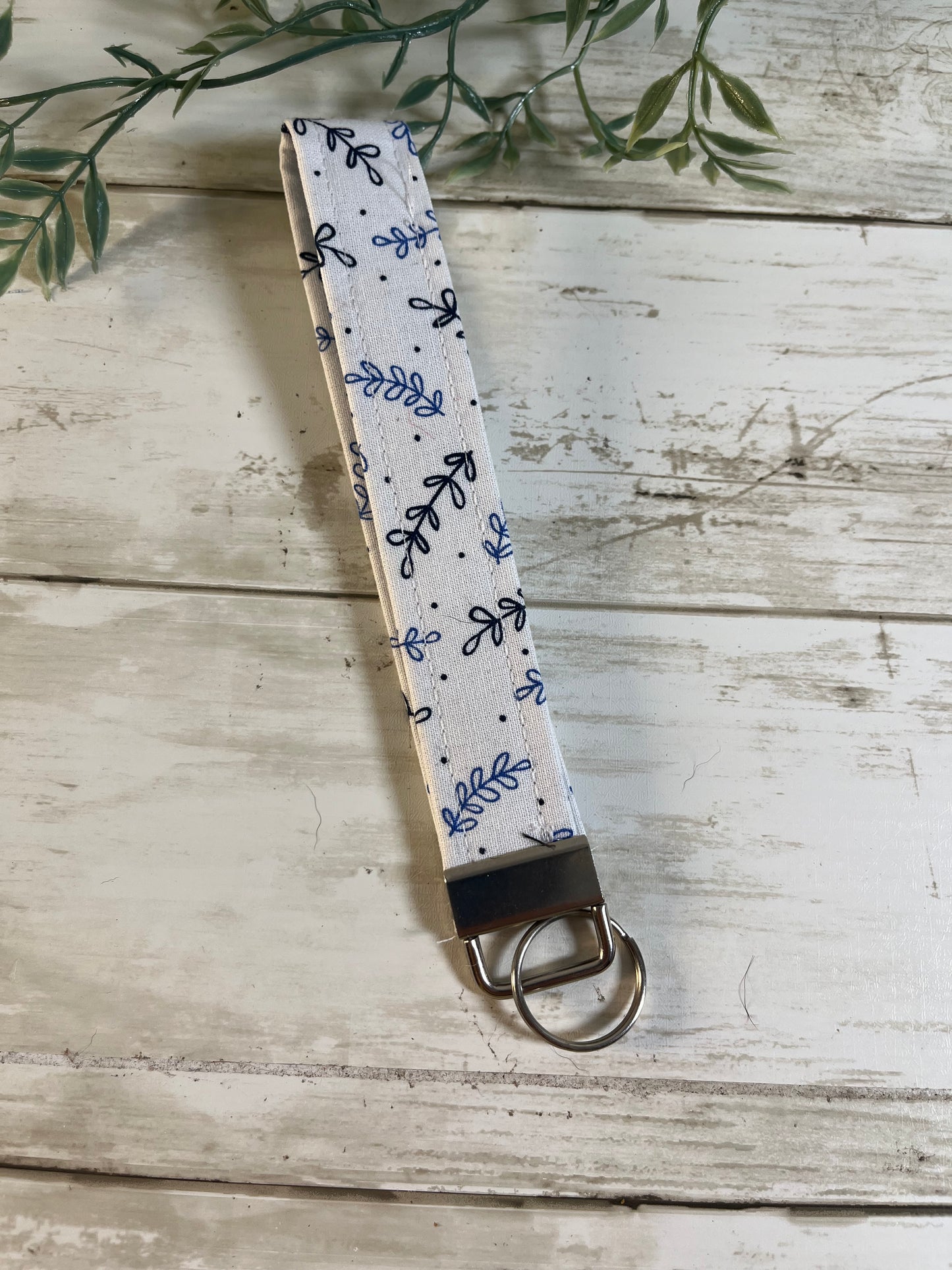 Blue and White Floral Key Fob Wristlet – Handmade Fabric Keychain, 1 Inch x 7 Inch Cotton Wristlet, Blue Pattern Key Holder for Her, Gift Idea